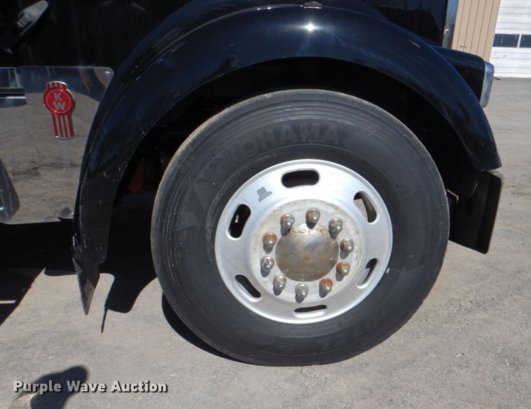 image for item DJ8672 2009 Kenworth W900  semi truck