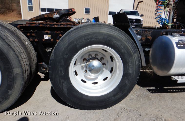 image for item DJ8672 2009 Kenworth W900  semi truck