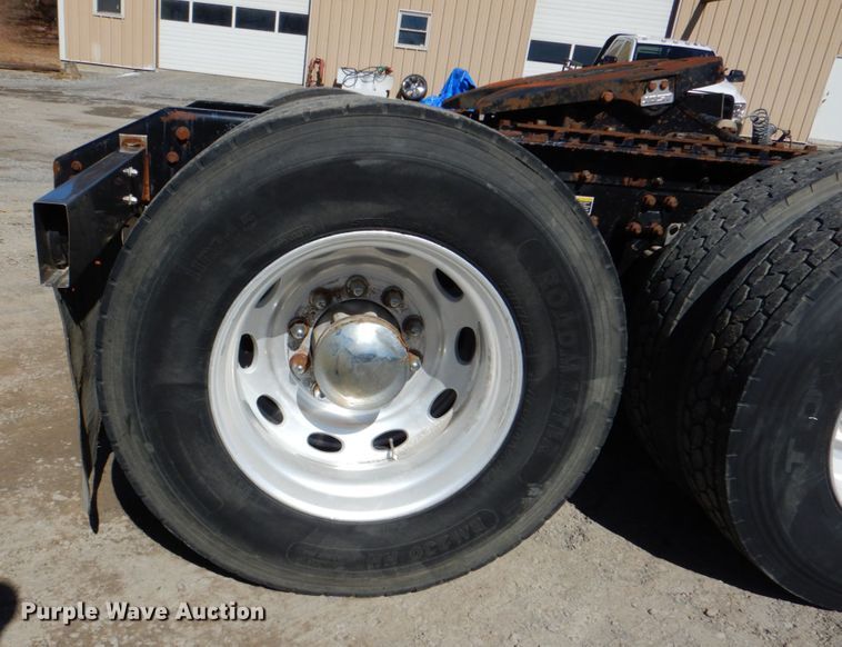 image for item DJ8672 2009 Kenworth W900  semi truck