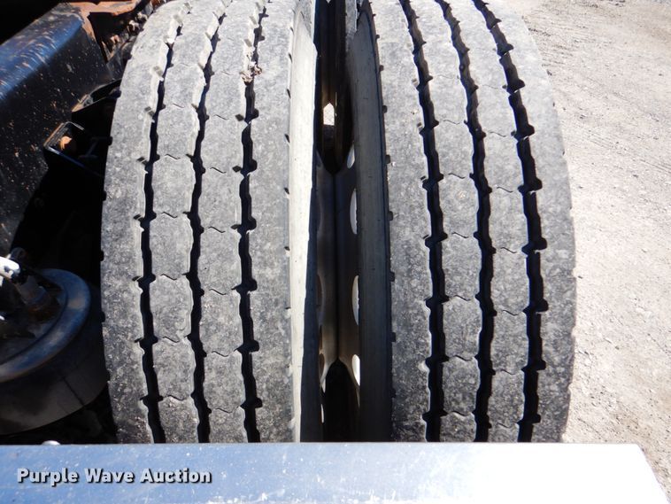 image for item DJ8672 2009 Kenworth W900  semi truck