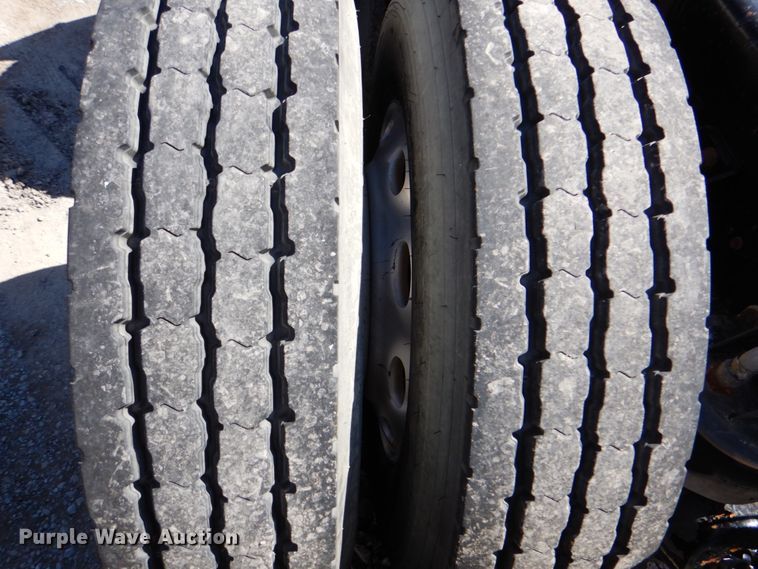 image for item DJ8672 2009 Kenworth W900  semi truck