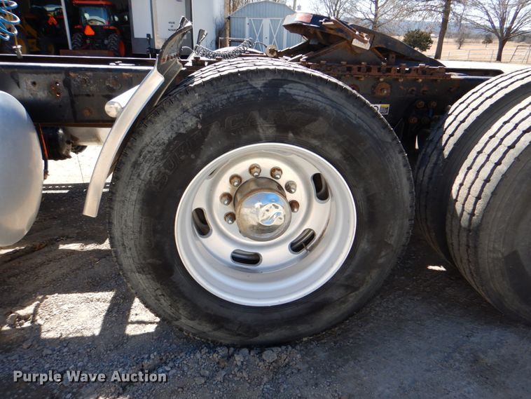 image for item DJ8672 2009 Kenworth W900  semi truck