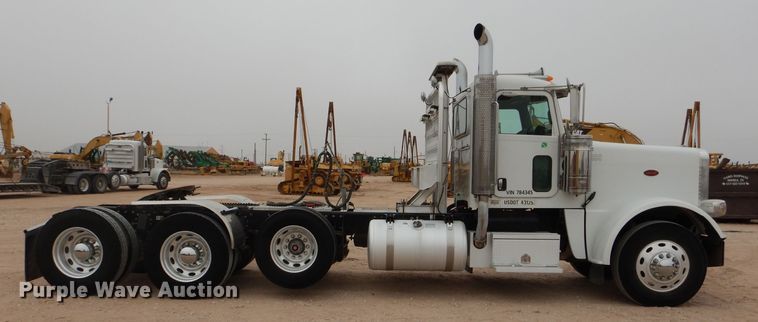image for item DJ8822 2009 Peterbilt 388  semi truck