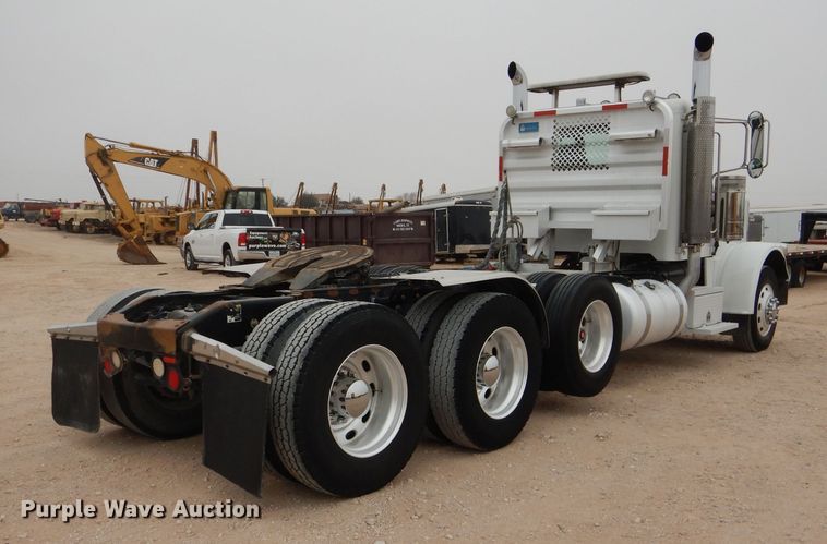 image for item DJ8822 2009 Peterbilt 388  semi truck