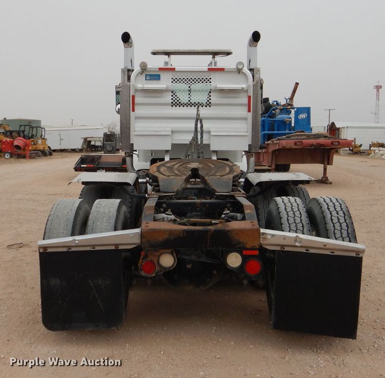 image for item DJ8822 2009 Peterbilt 388  semi truck