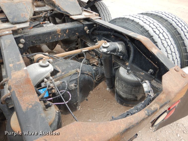 image for item DJ8822 2009 Peterbilt 388  semi truck