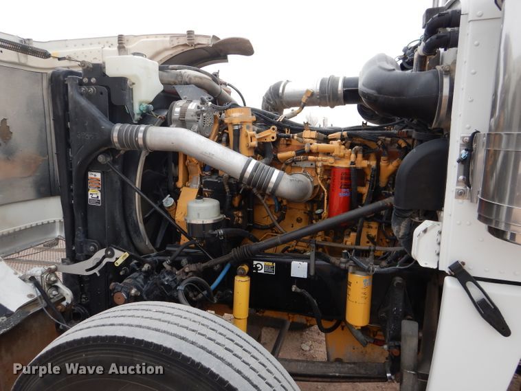 image for item DJ8822 2009 Peterbilt 388  semi truck