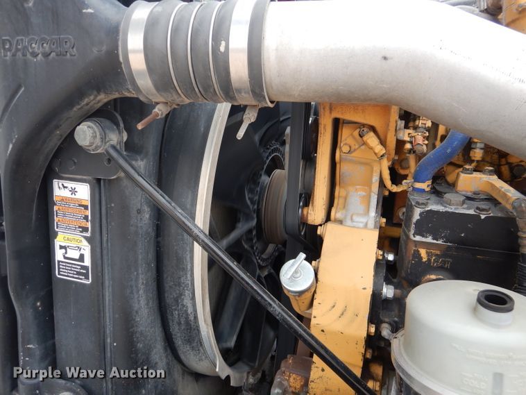 image for item DJ8822 2009 Peterbilt 388  semi truck