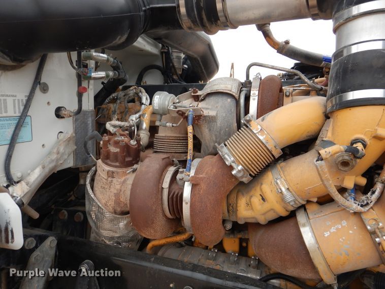 image for item DJ8822 2009 Peterbilt 388  semi truck