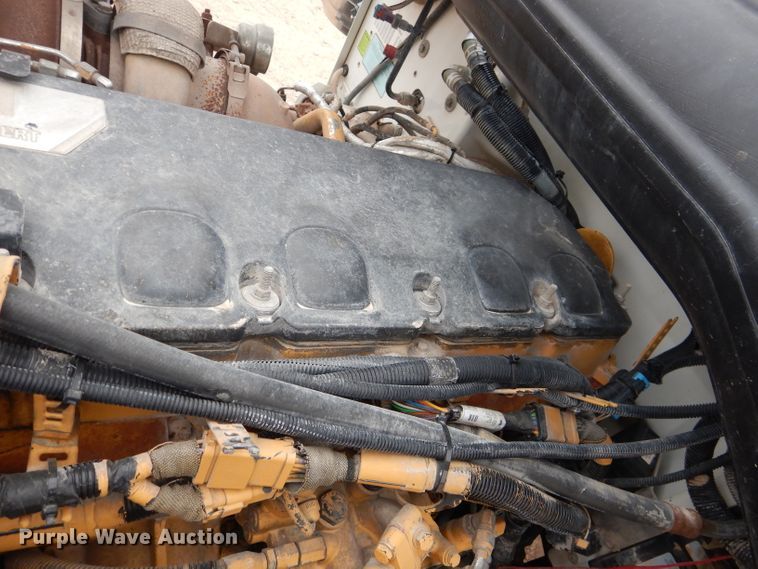 image for item DJ8822 2009 Peterbilt 388  semi truck