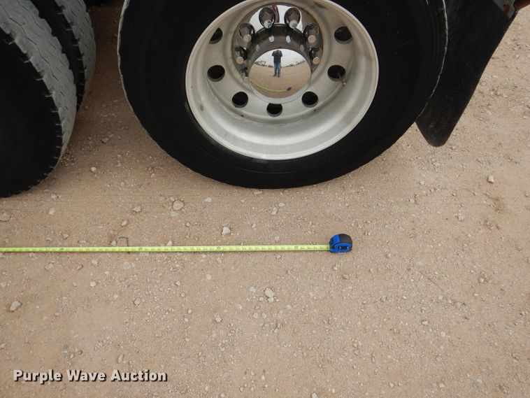 image for item DJ8822 2009 Peterbilt 388  semi truck