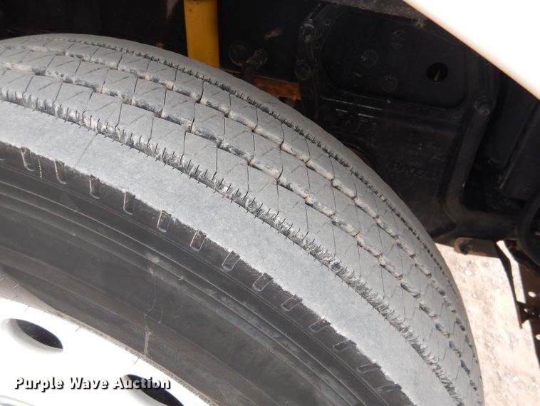 image for item DJ8822 2009 Peterbilt 388  semi truck