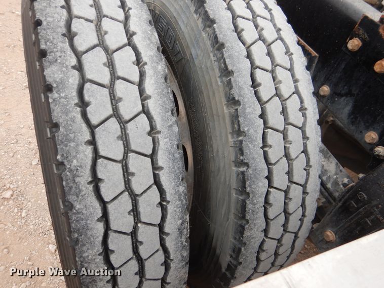 image for item DJ8822 2009 Peterbilt 388  semi truck