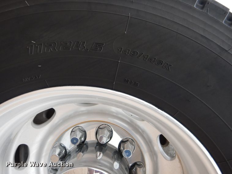 image for item DJ8822 2009 Peterbilt 388  semi truck