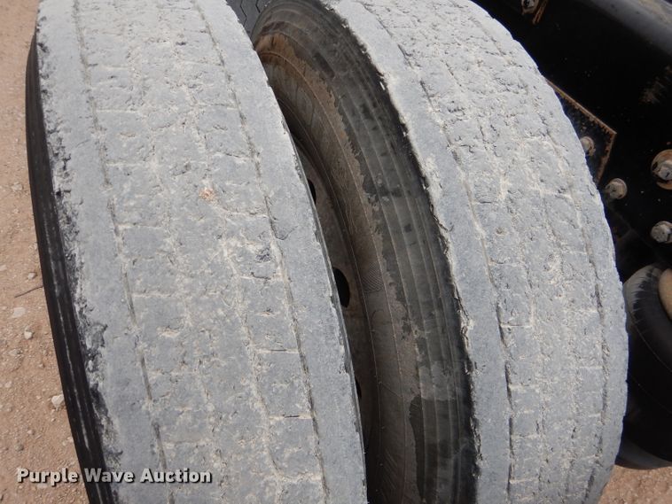 image for item DJ8822 2009 Peterbilt 388  semi truck