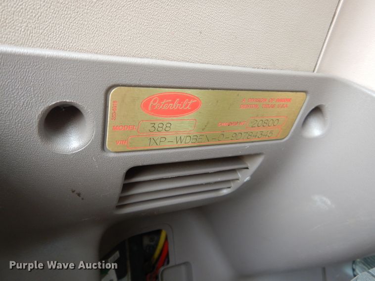 image for item DJ8822 2009 Peterbilt 388  semi truck