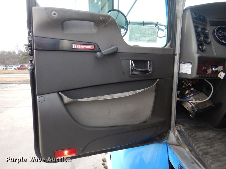 image for item DL2187 2009 Kenworth T370  box truck