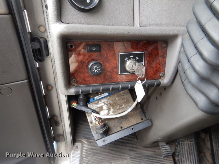 image for item DL2187 2009 Kenworth T370  box truck