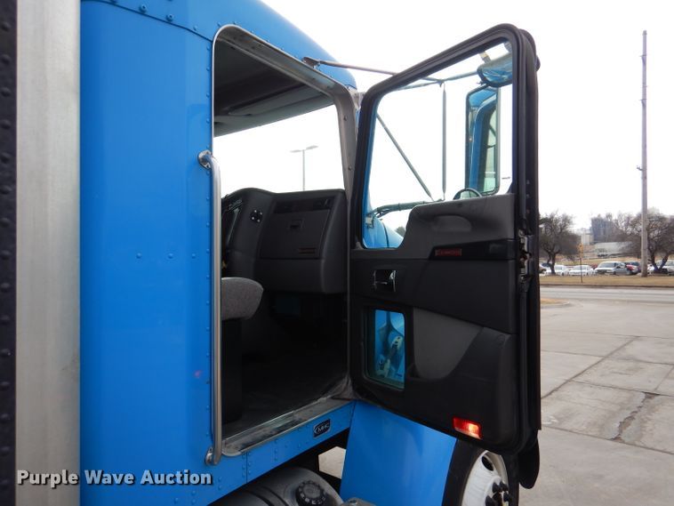 image for item DL2187 2009 Kenworth T370  box truck