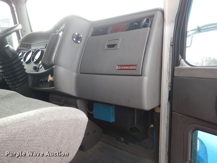 image for item DL2187 2009 Kenworth T370  box truck