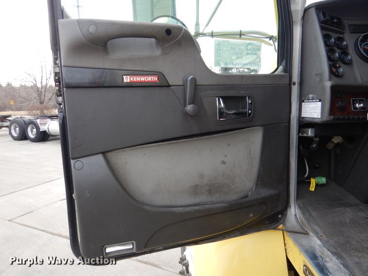 image for item DL2188 2009 Kenworth T370  box truck