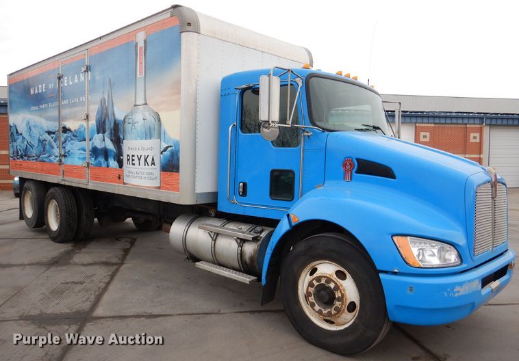 image for item DL2189 2010 Kenworth T370  box truck