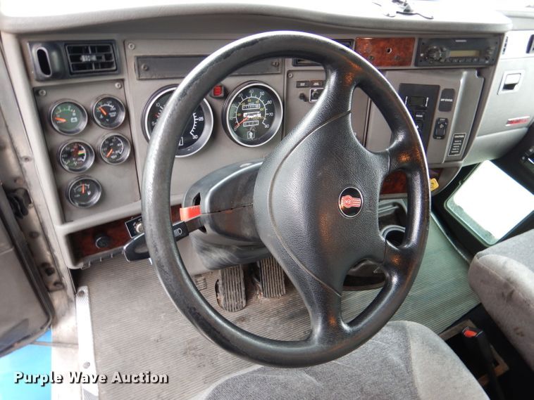 image for item DL2189 2010 Kenworth T370  box truck