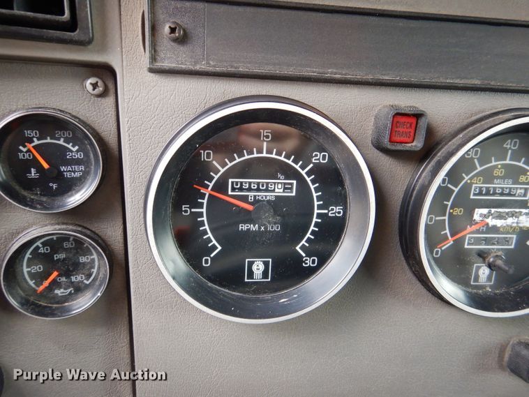 image for item DL2189 2010 Kenworth T370  box truck