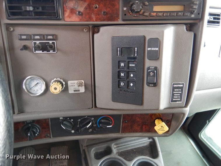 image for item DL2189 2010 Kenworth T370  box truck