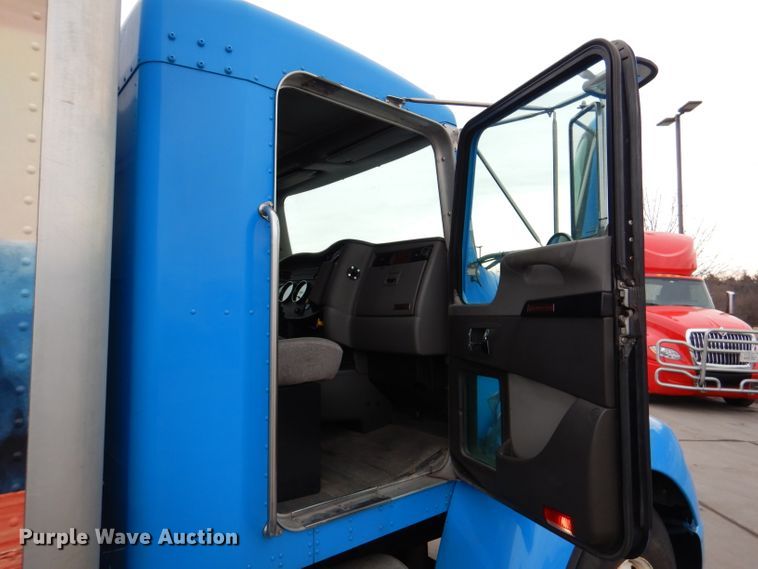 image for item DL2189 2010 Kenworth T370  box truck