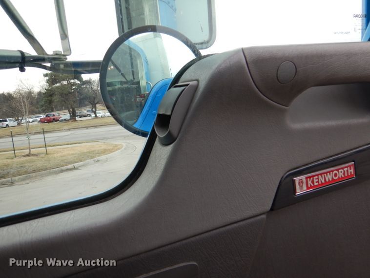 image for item DL2189 2010 Kenworth T370  box truck