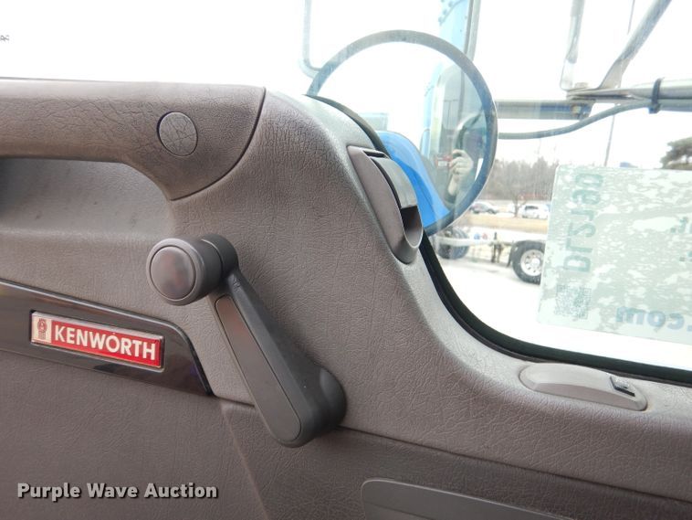 image for item DL2190 2007 Kenworth T300  box truck