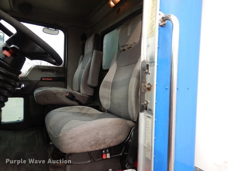 image for item DL2190 2007 Kenworth T300  box truck