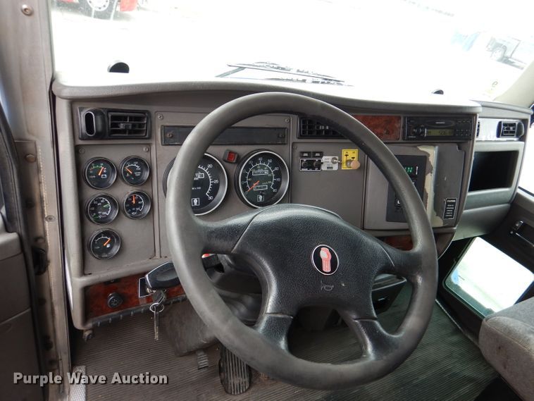 image for item DL2190 2007 Kenworth T300  box truck