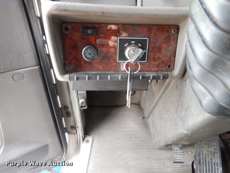 image for item DL2190 2007 Kenworth T300  box truck