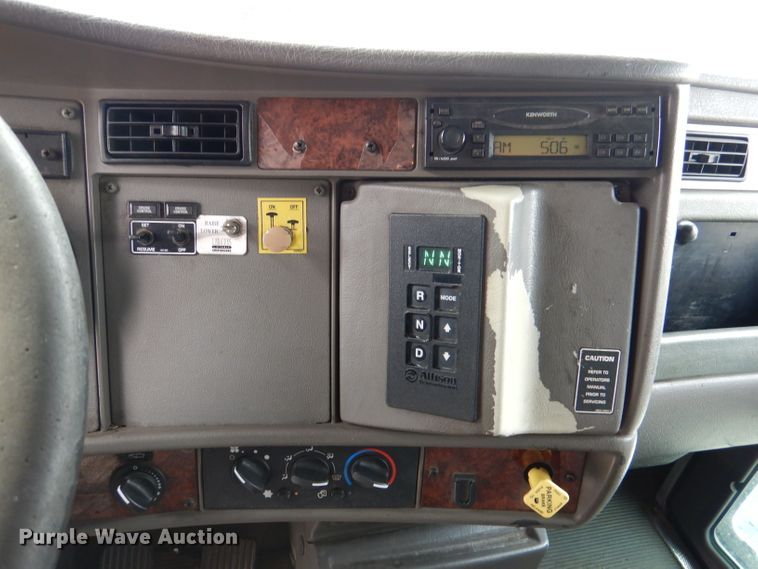 image for item DL2190 2007 Kenworth T300  box truck