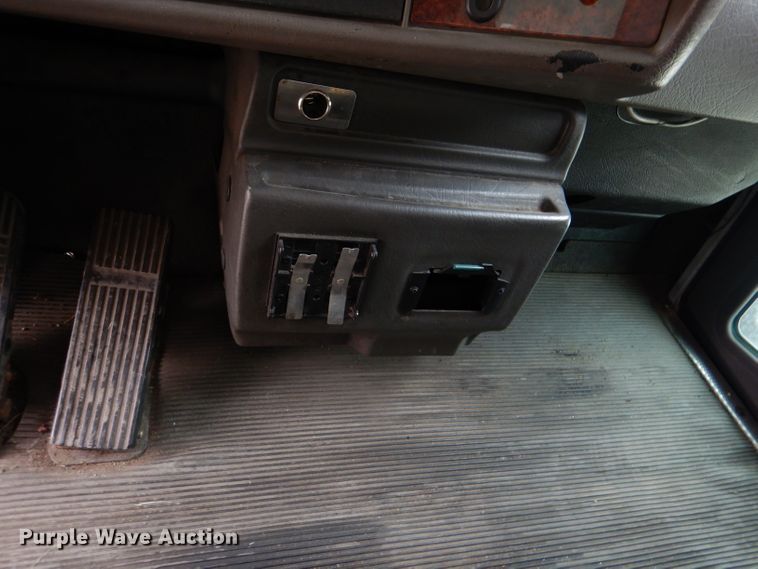 image for item DL2190 2007 Kenworth T300  box truck