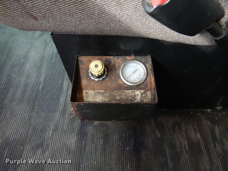 image for item DL2190 2007 Kenworth T300  box truck