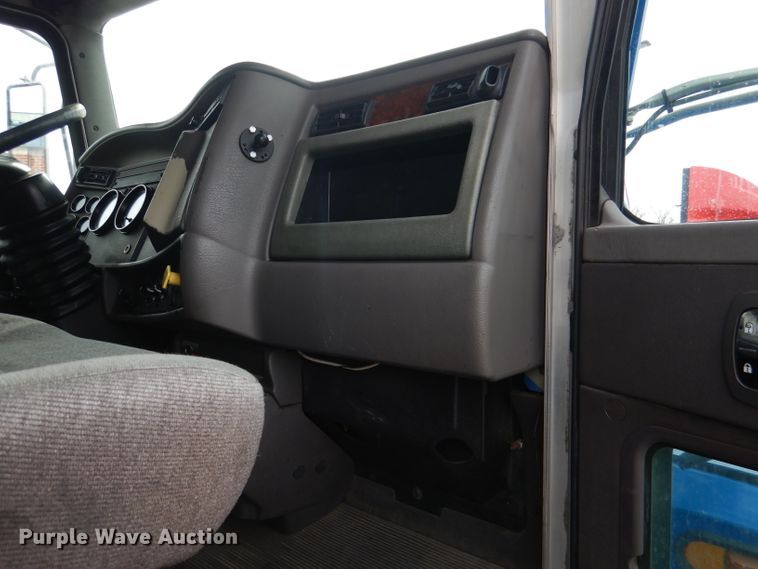 image for item DL2190 2007 Kenworth T300  box truck