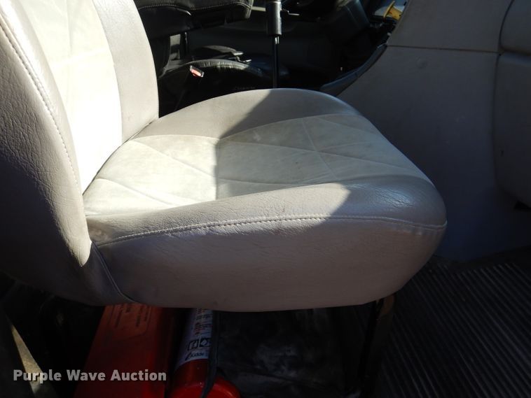 image for item DL2218 2007 Freightliner Columbia 120  semi truck