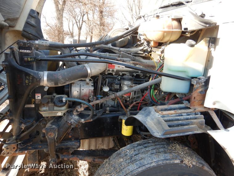 image for item DL2218 2007 Freightliner Columbia 120  semi truck