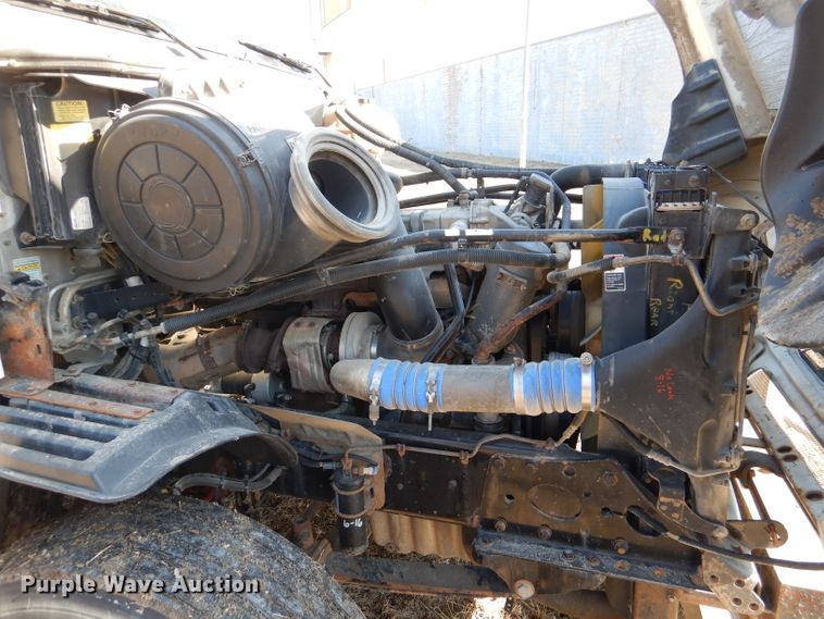 image for item DL2218 2007 Freightliner Columbia 120  semi truck