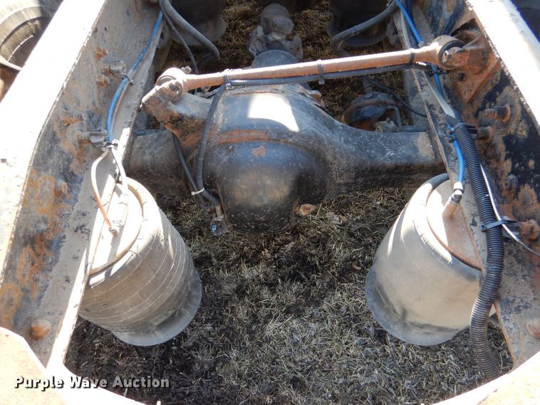 image for item DL2218 2007 Freightliner Columbia 120  semi truck