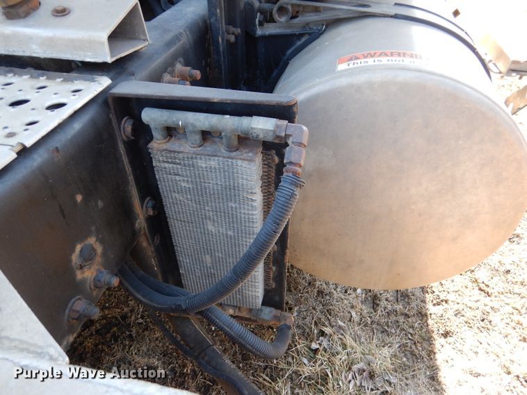 image for item DL2218 2007 Freightliner Columbia 120  semi truck