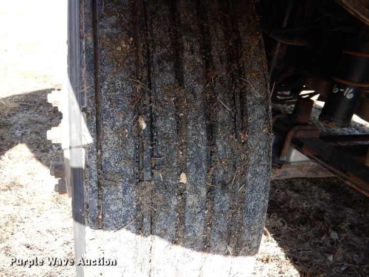 image for item DL2218 2007 Freightliner Columbia 120  semi truck