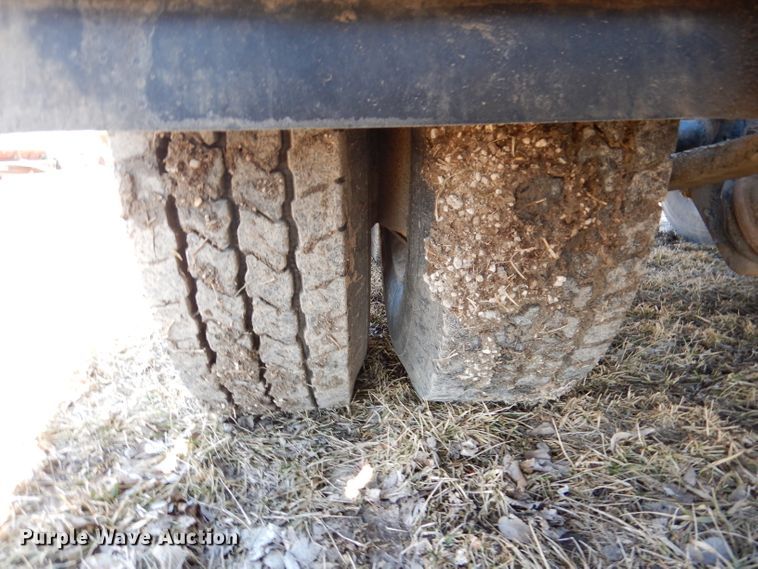 image for item DL2218 2007 Freightliner Columbia 120  semi truck