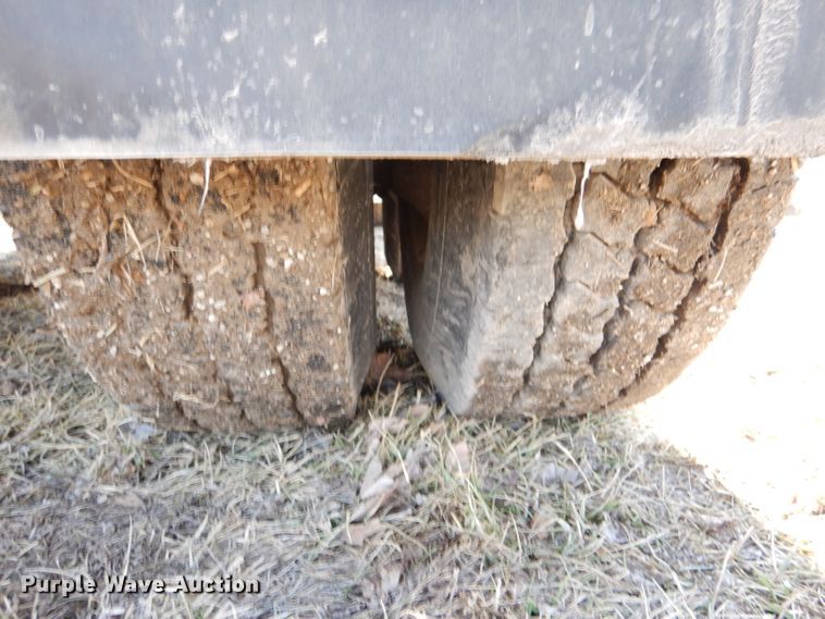 image for item DL2218 2007 Freightliner Columbia 120  semi truck