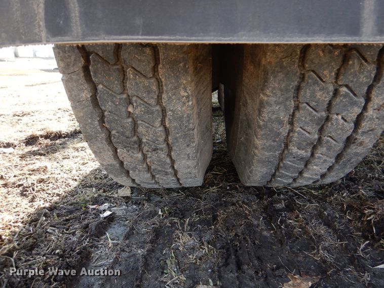 image for item DL2218 2007 Freightliner Columbia 120  semi truck