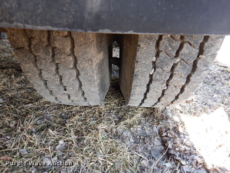 image for item DL2218 2007 Freightliner Columbia 120  semi truck