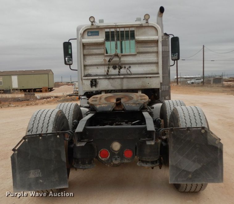 image for item DM2822 2009 Freightliner Columbia  semi truck